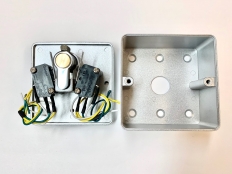 Avainkytkin AK4PM pinta-asennukseen